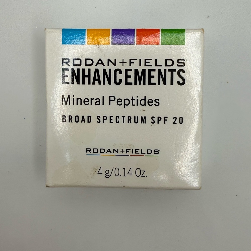 Rodan + Fields ENHANCEMENTS Mineral Peptides SPF 20 - Light - WITH BRUSH